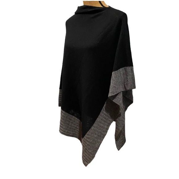 CELESTE Women's Wool/Cashmere Black/Grey Color-block Poncho Sweater Size O/S - Picture 2 of 10